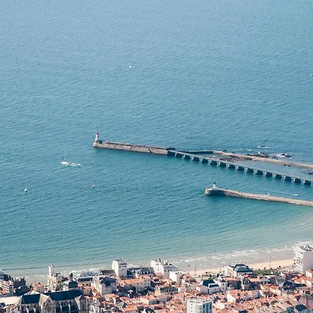 Vue Avec Piscine Chauffee Et Parking Gratuit - Fr-1-92-916