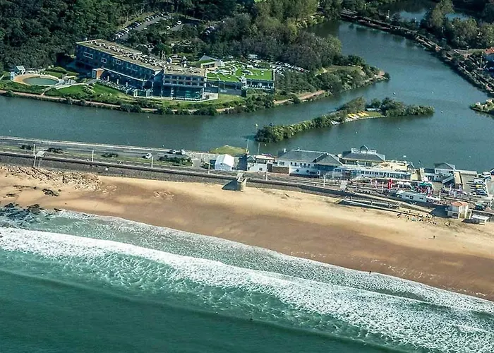 Vue Avec Piscine Chauffee Et Parking Gratuit - Fr-1-92-916 *